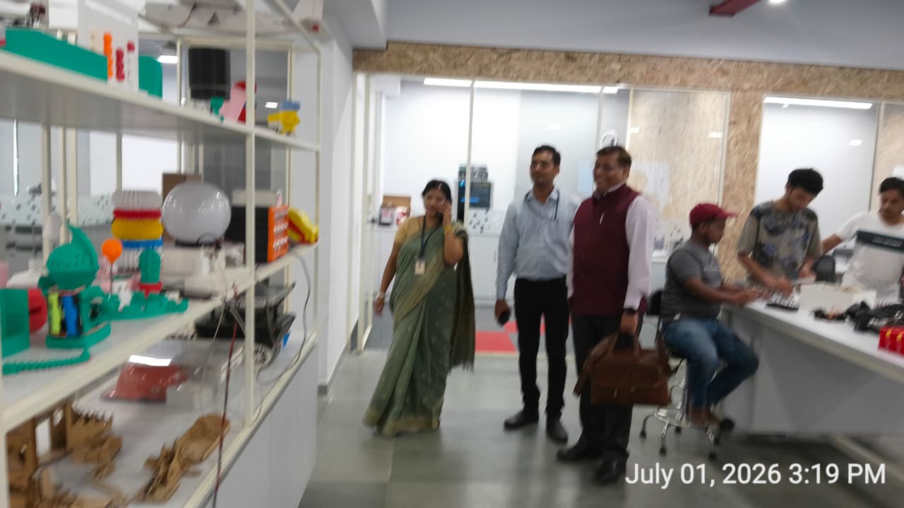 Visit of Mr. Sunil Shrivastava, Director, Warrior Infratech Pvt. Ltd., to Amity Innovation & Design Center.