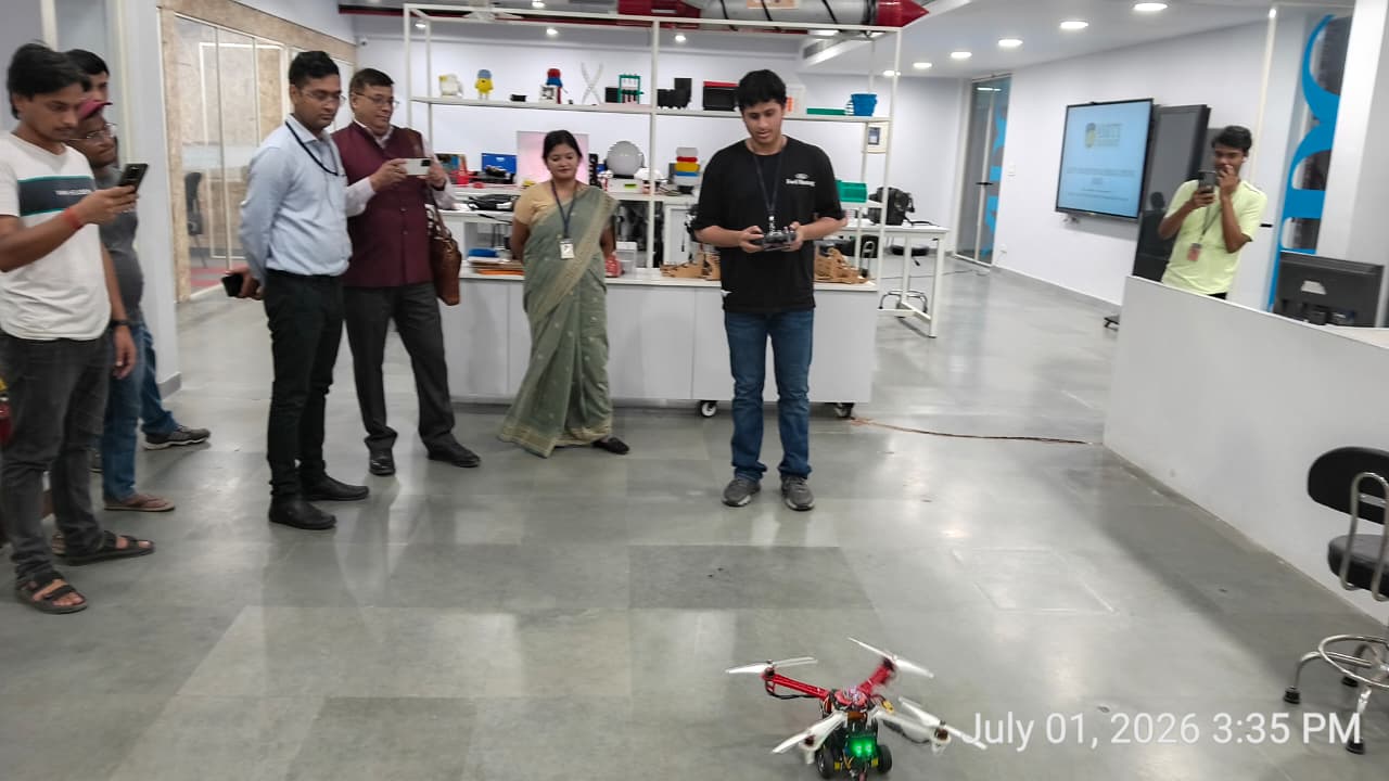 Visit of Mr. Sunil Shrivastava, Director, Warrior Infratech Pvt. Ltd., to Amity Innovation & Design Center.