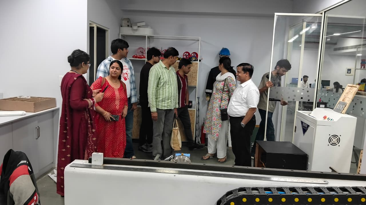 New Admission Students & Parents' Visit to the Amity Innovation & Design Center.