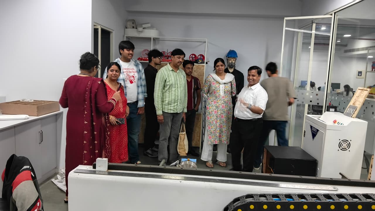 New Admission Students & Parents' Visit to the Amity Innovation & Design Center.