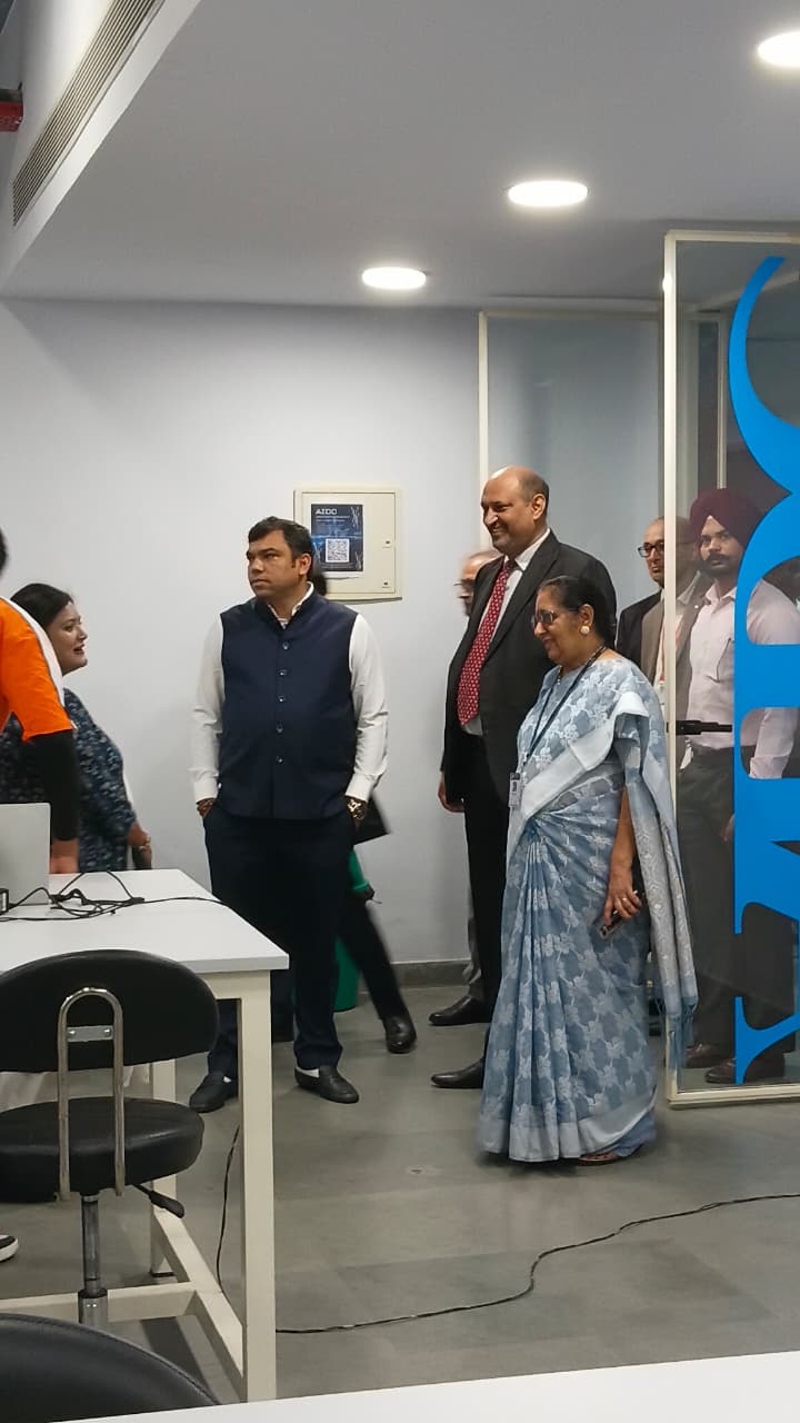 Dr. Montu M. Patel, President of the Pharmacy Council of India, Visits AIDC Lab