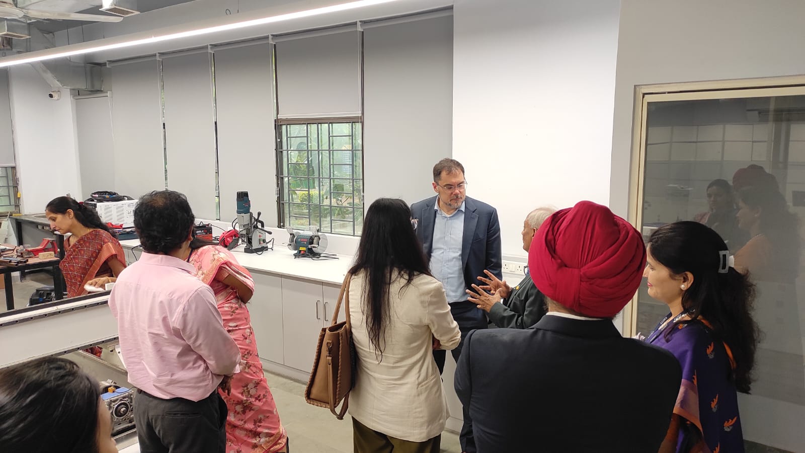 Eutelsat Group Delegation Visits Amity Innovation and Design Center