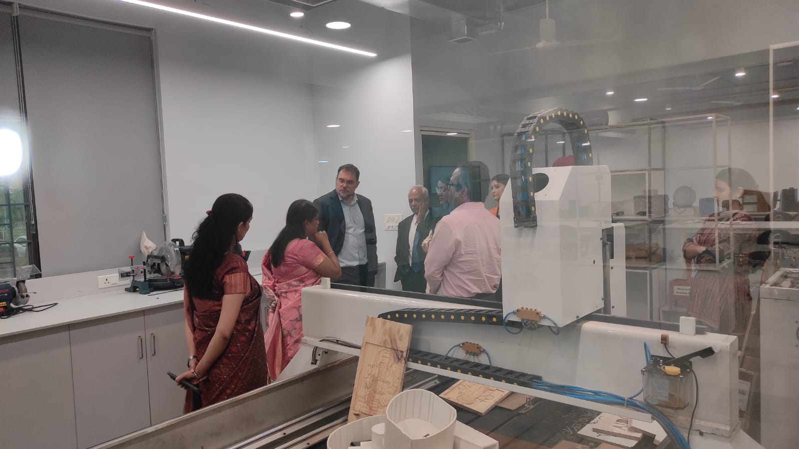Eutelsat Group Delegation Visits Amity Innovation and Design Center