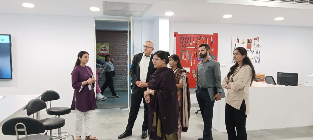 Visit of Mr. Rainer Horn, MD from Novaspace to AIDC