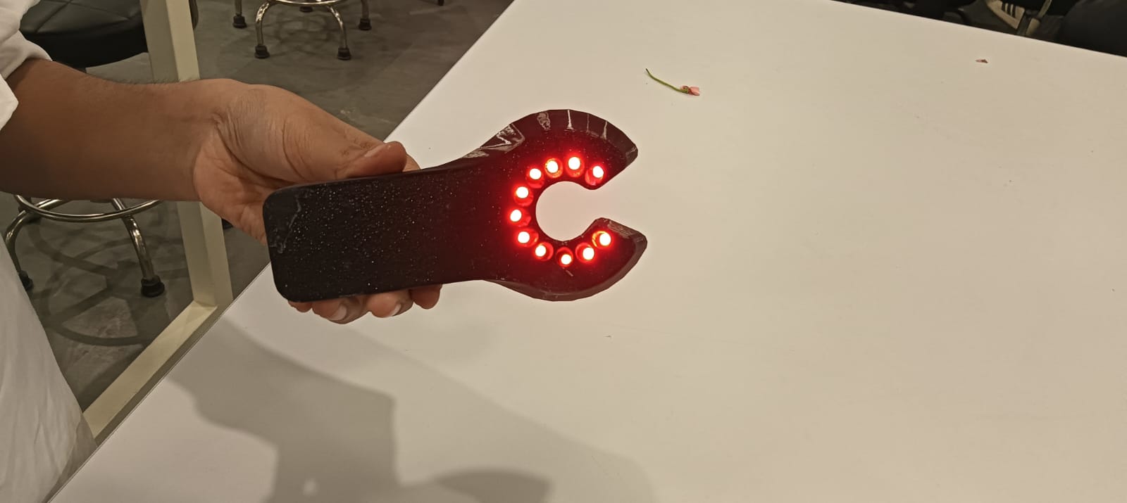 VeinScan–A Non-Invasive Vein Detection Device for Painless IV Insertion