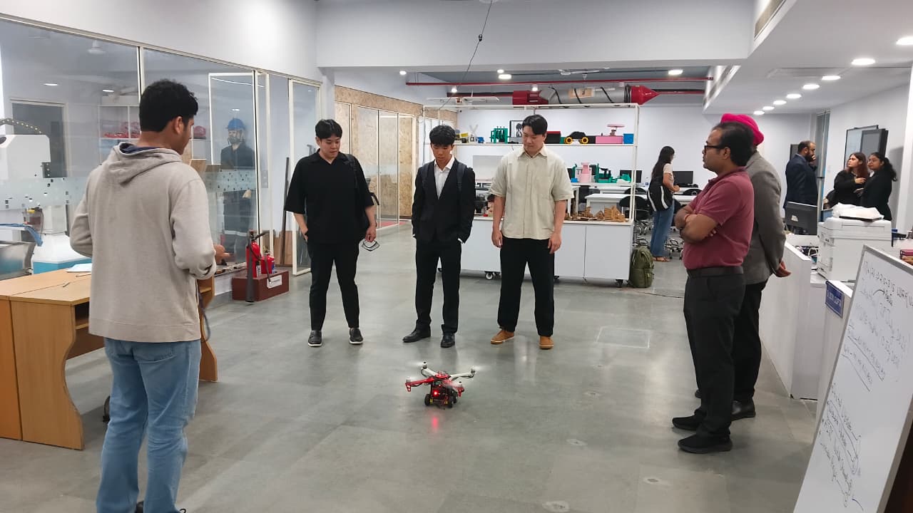 vibe hackathon delegate from Callus Company and Open Thesis Company visited AIDC Lab