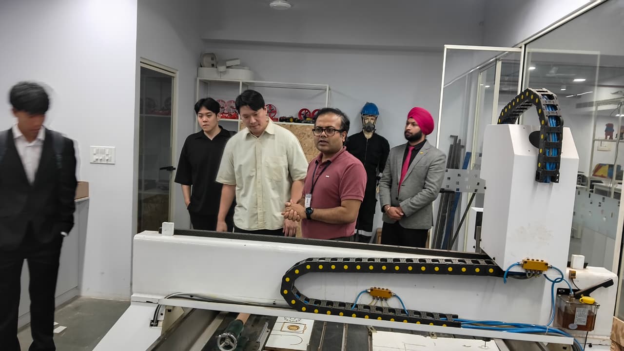 vibe hackathon delegate from Callus Company and Open Thesis Company visited AIDC Lab