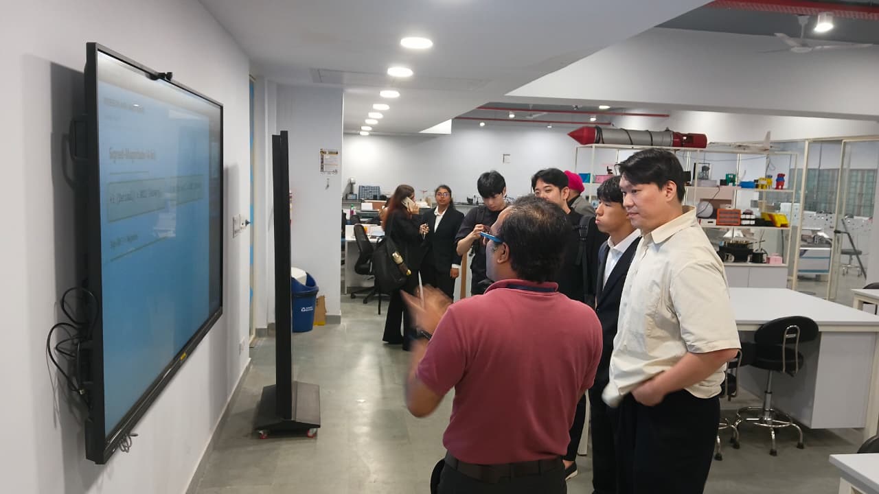 vibe hackathon delegate from Callus Company and Open Thesis Company visited AIDC Lab