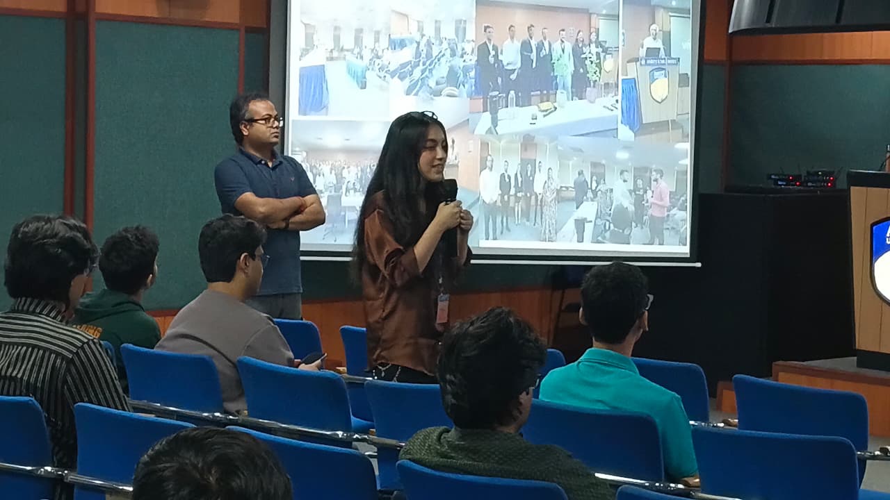 Innovation & Entrepreneurship Club Meeting With Startup Students