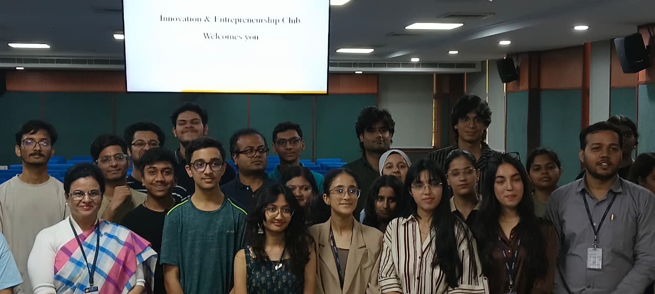 Innovation & Entrepreneurship Club Meeting With Startup Students
