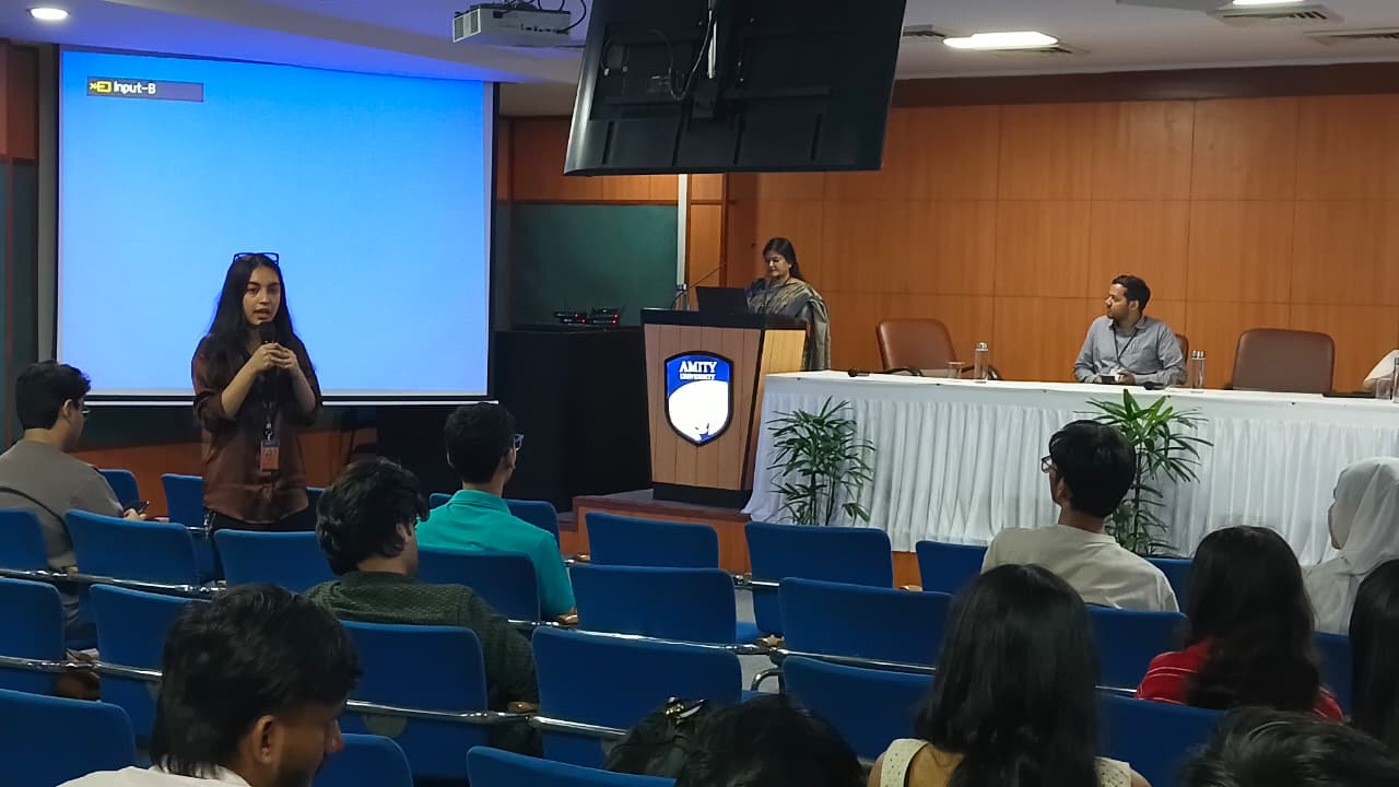 Innovation & Entrepreneurship Club Meeting With Startup Students