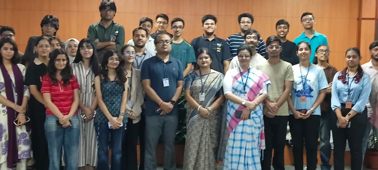 Innovation & Entrepreneurship Club Meeting With Startup Students