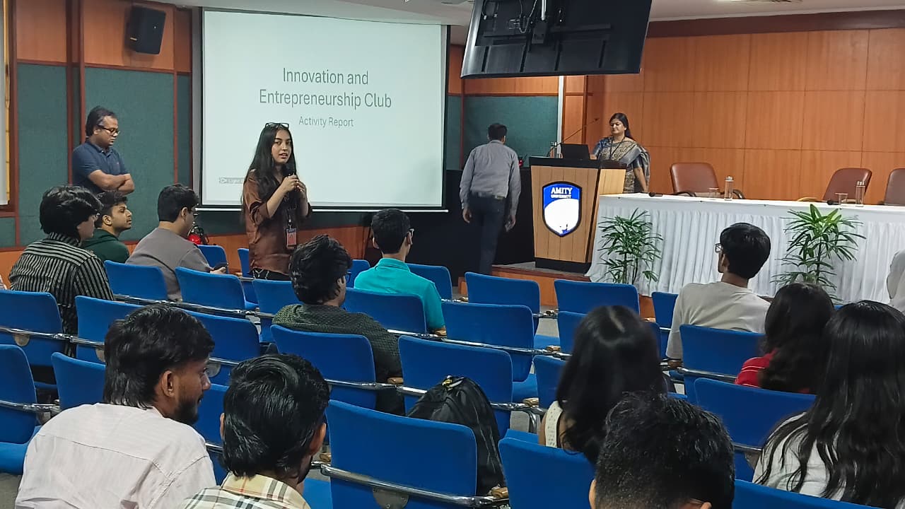 Innovation & Entrepreneurship Club Meeting With Startup Students