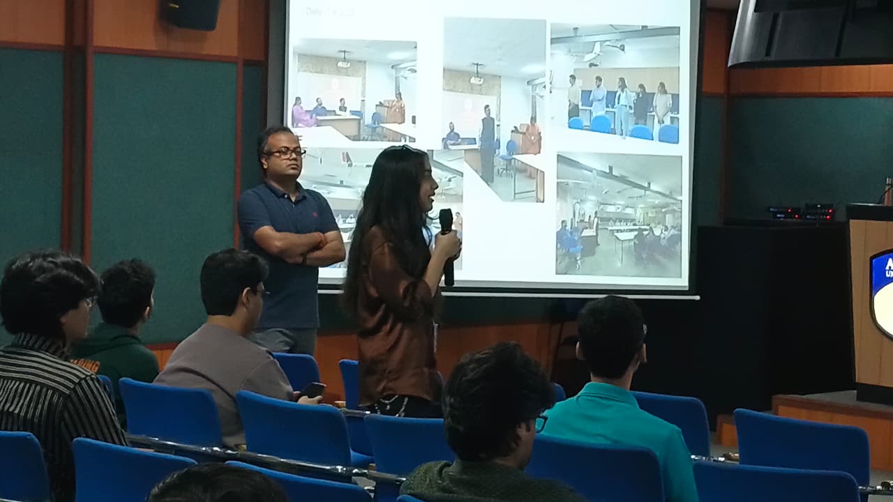 Innovation & Entrepreneurship Club Meeting With Startup Students