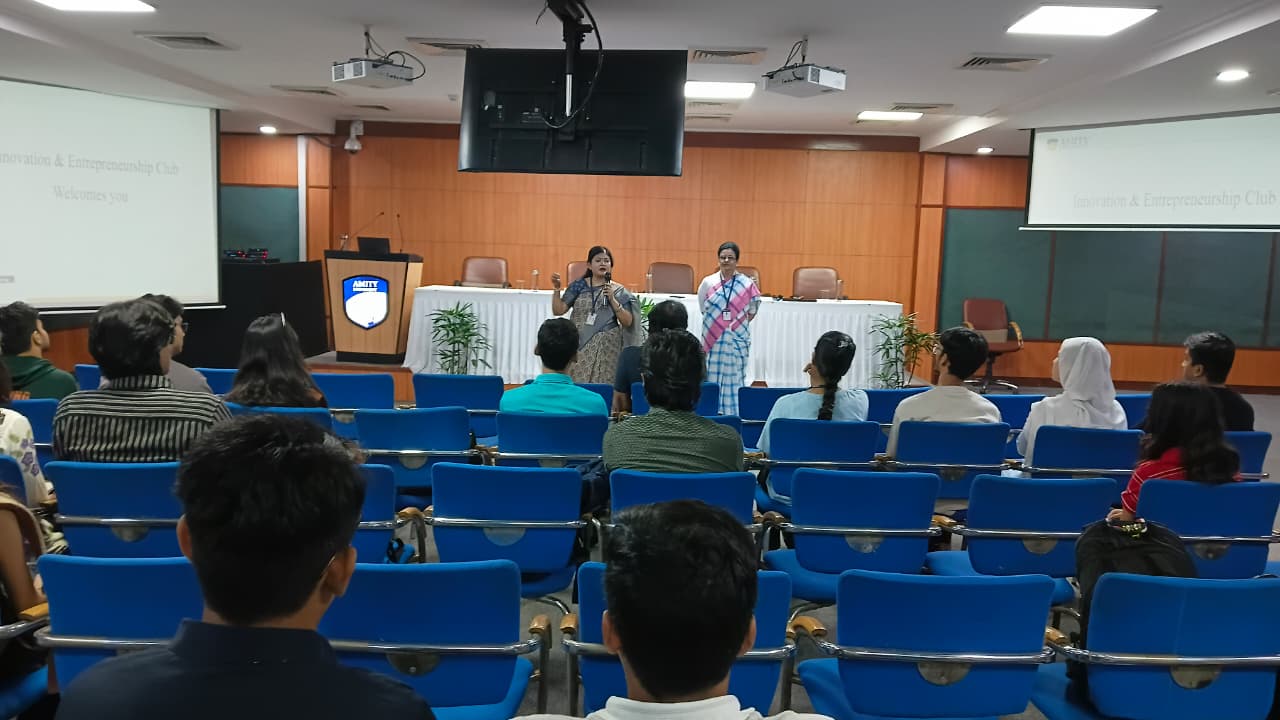 Innovation & Entrepreneurship Club Meeting With Startup Students