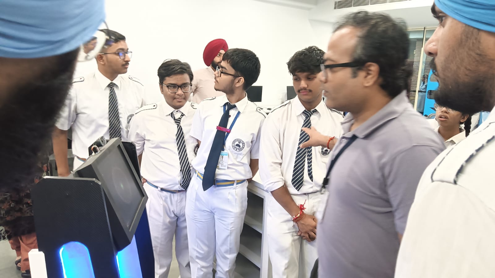 Guru Harkrishan Public School From Delhi Visited AIDC Lab
