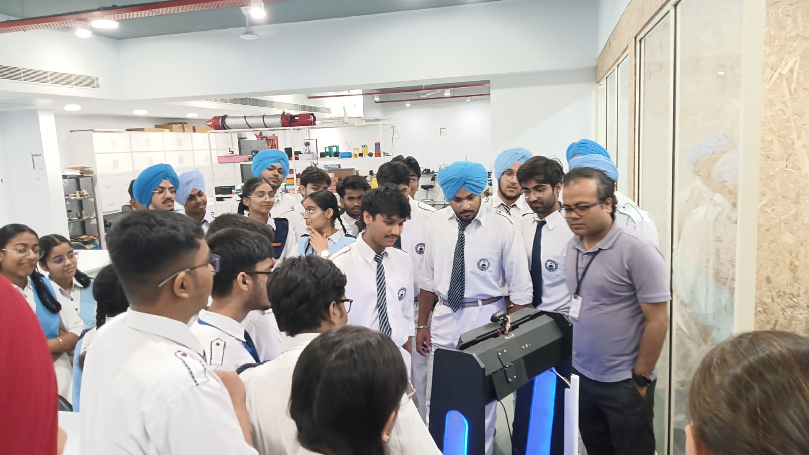 Guru Harkrishan Public School From Delhi Visited AIDC Lab