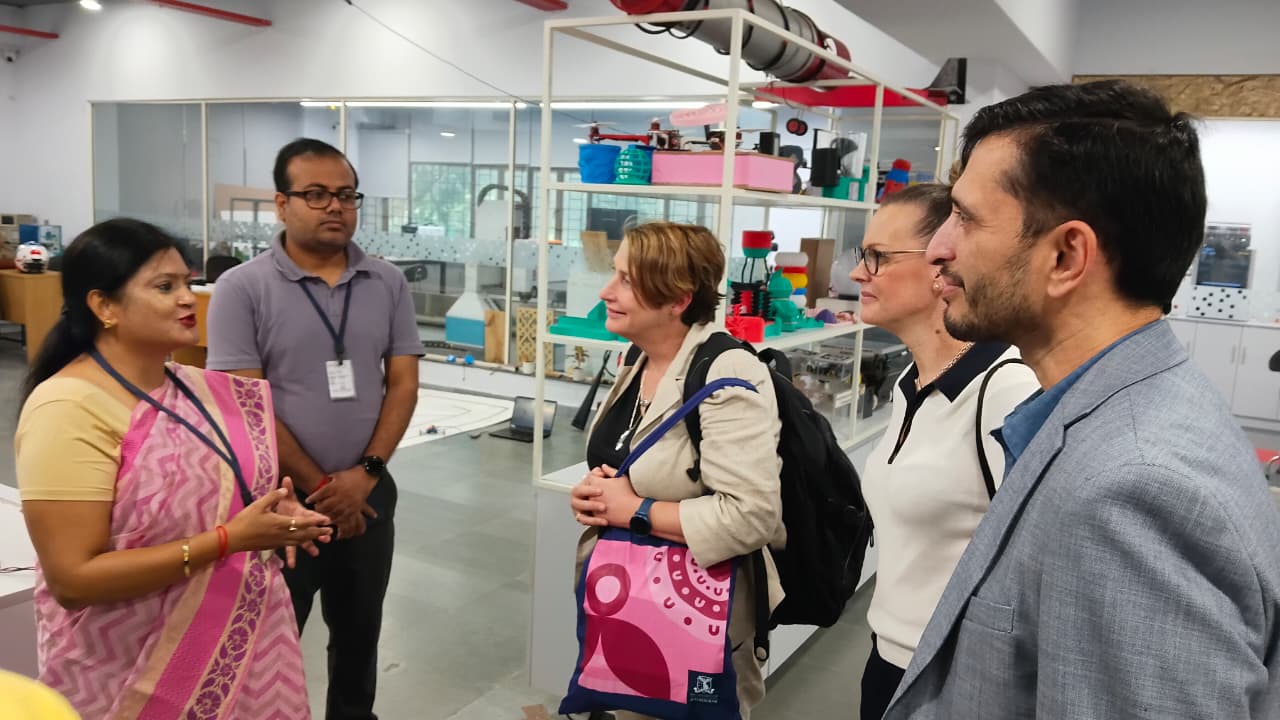 Delegates from the University of Melbourne, Australia Visited AIDC Lab
