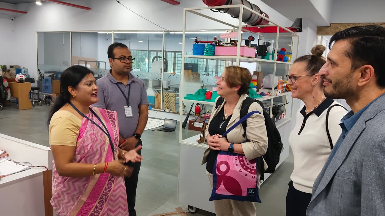Delegates from the University of Melbourne, Australia Visited AIDC Lab
