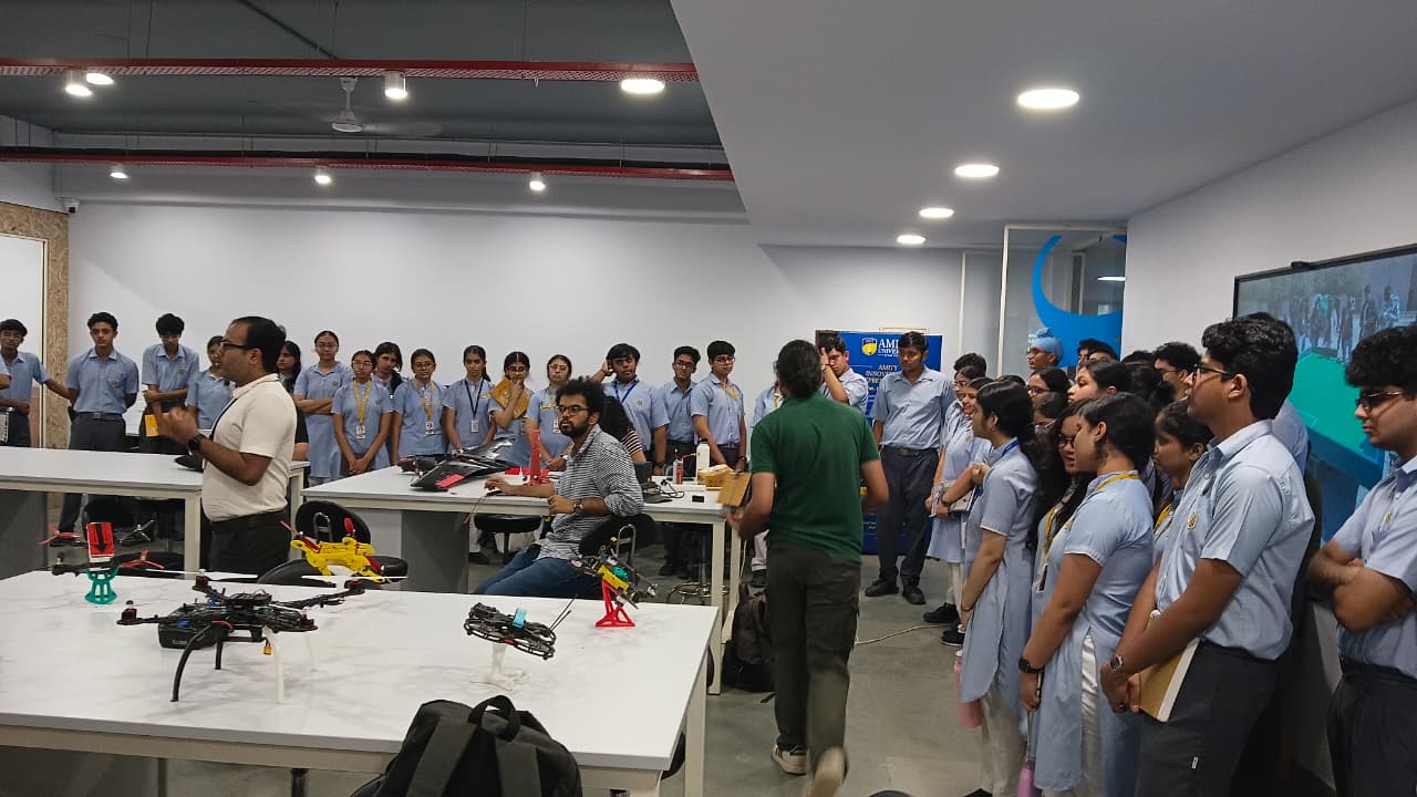 Students from Amity International School (Noida), Amity Global School, and Amity International School (Saket) visited the AIDC Lab.