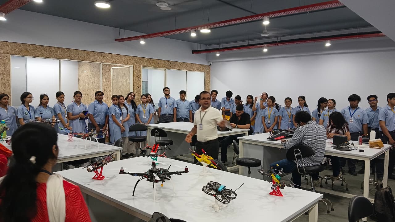 Students from Amity International School (Noida), Amity Global School, and Amity International School (Saket) visited the AIDC Lab.