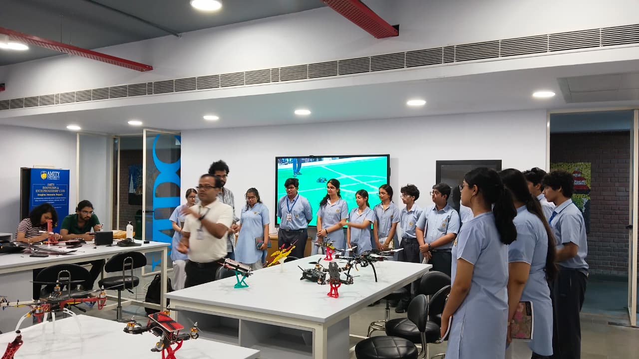 Students from Amity International School (Noida), Amity Global School, and Amity International School (Saket) visited the AIDC Lab.